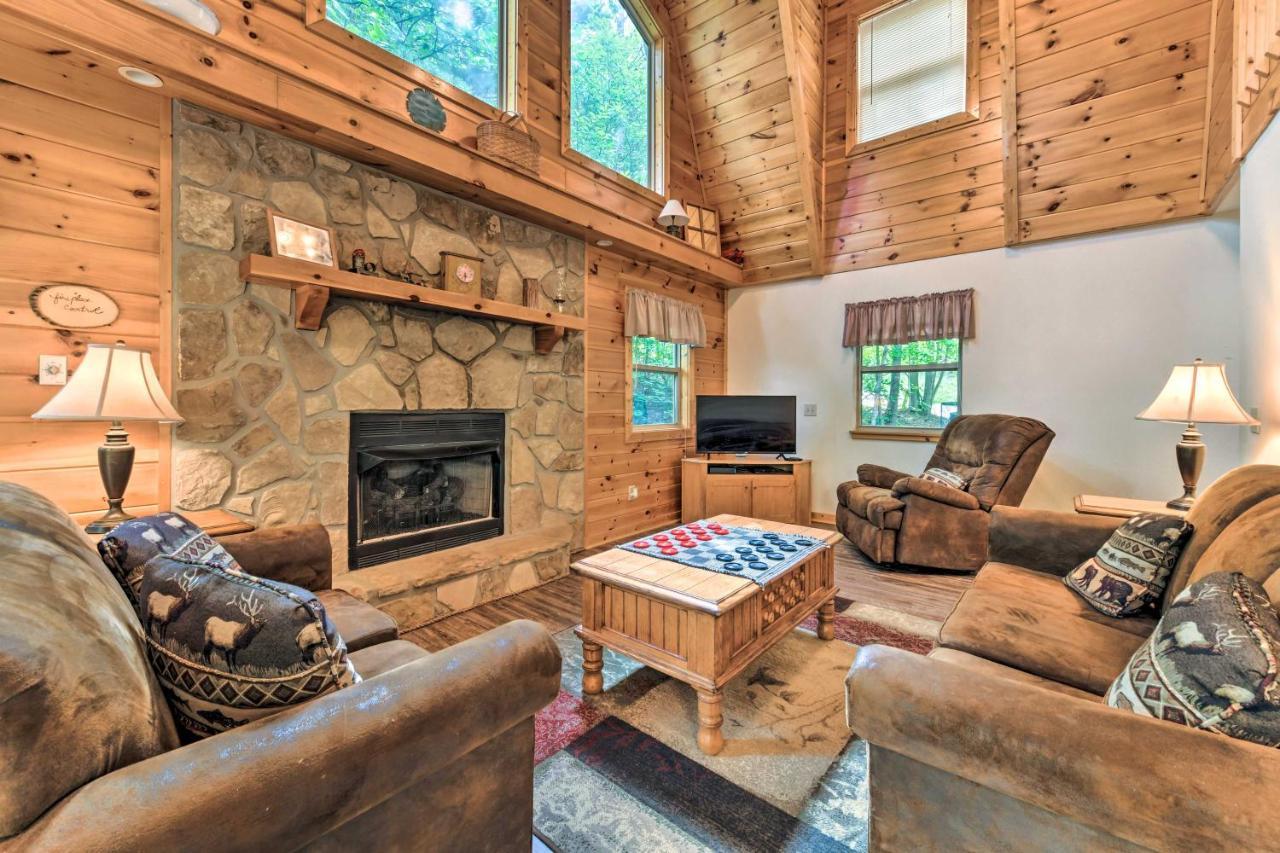 فيلا Quiet And Secluded Gatlinburg Cabin With Hot Tub! المظهر الخارجي الصورة